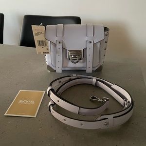 SOLD ‼️ Michael Kors Manhattan bag